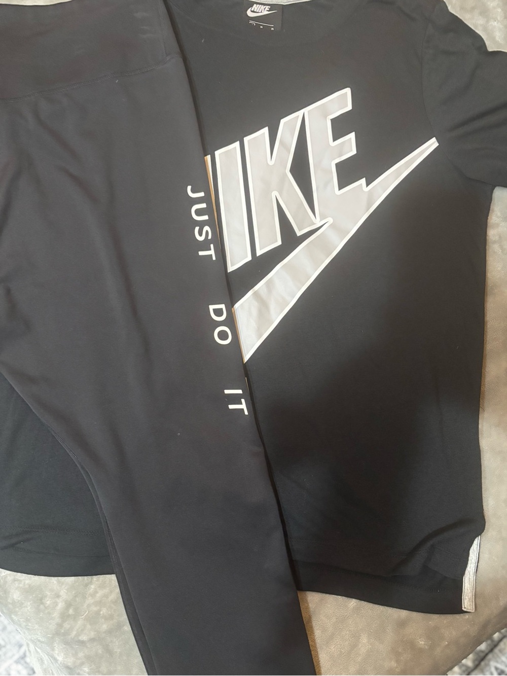 Nike Tee and Leggings like new condition